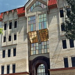 Многоэтажные строения из кирпича